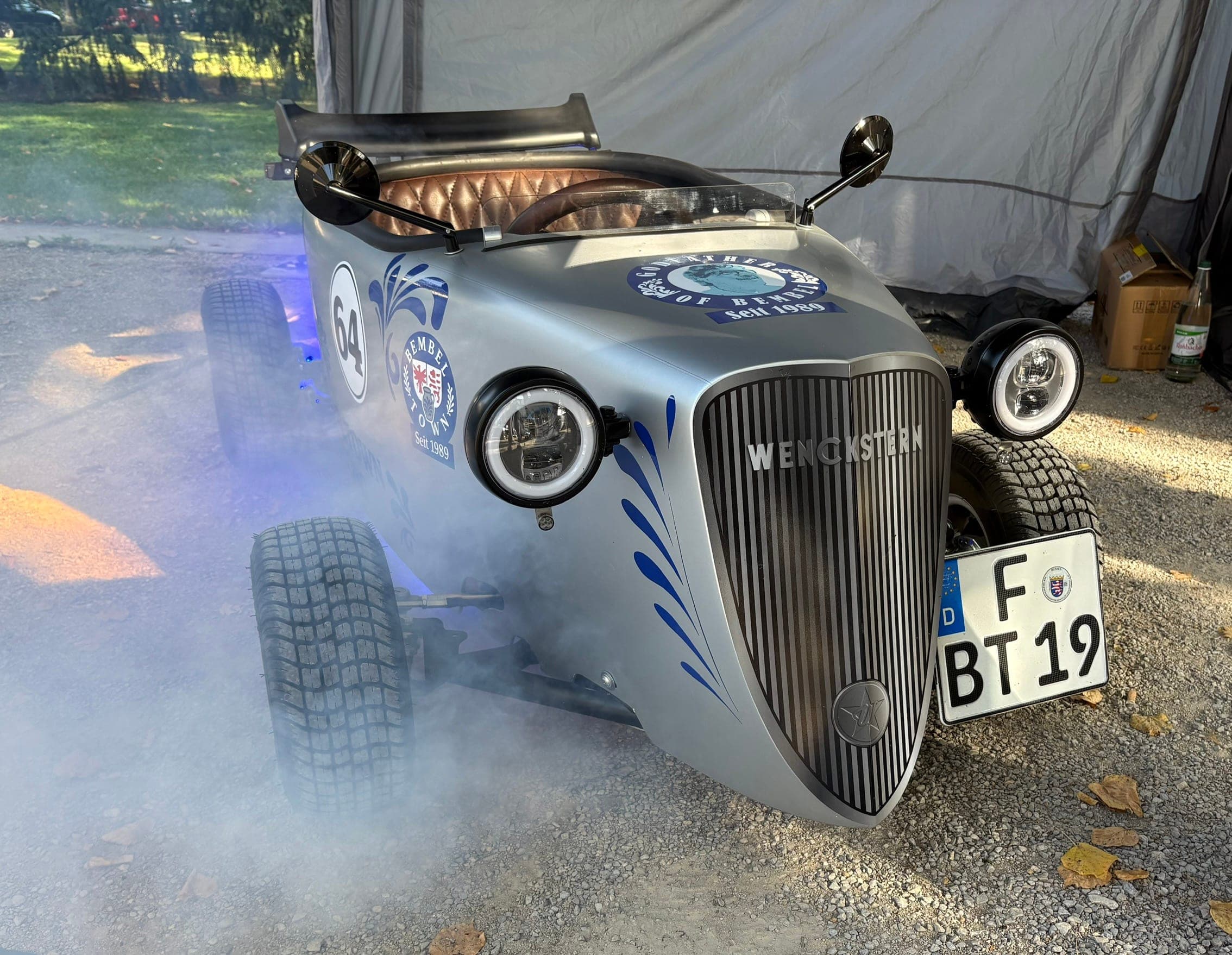 Frontansicht des Mini Hot Rod mit Wenckstern-Kühlergrill